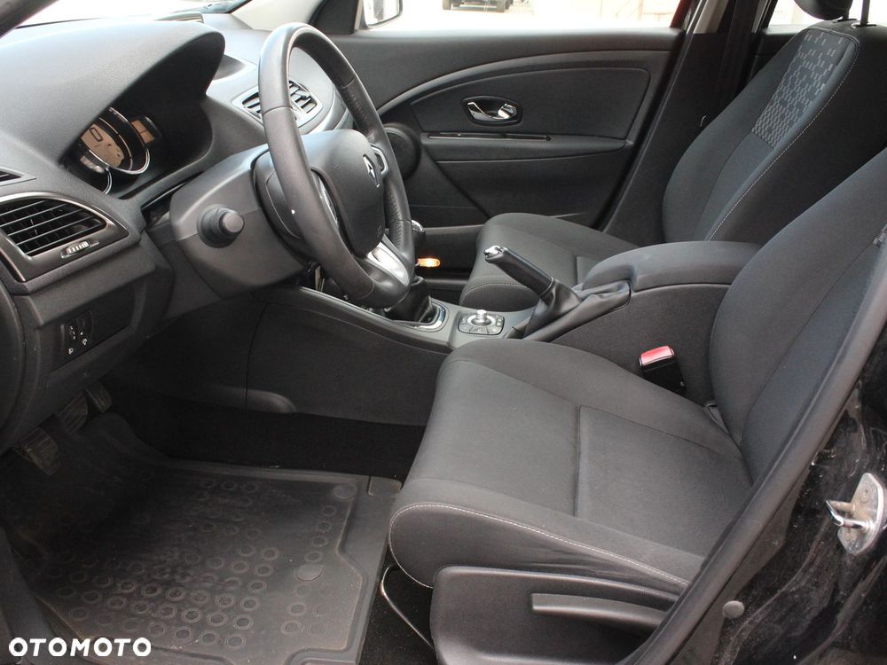 Renault Megane 1.5 dCi Dynamique - 8