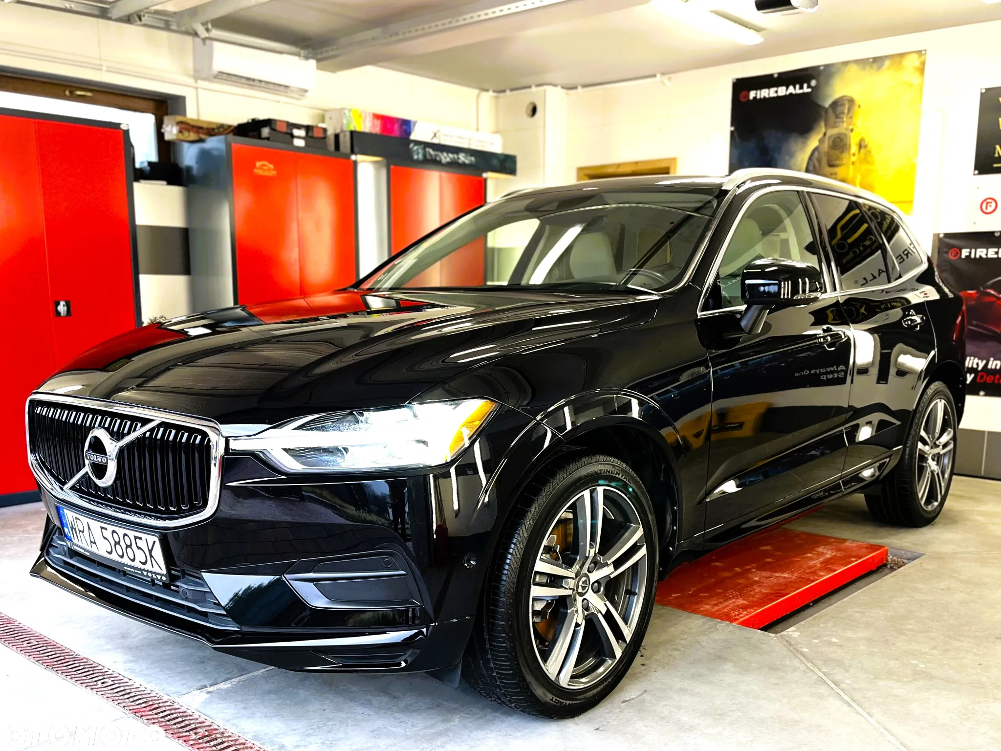 Volvo XC 60 T6 AWD Momentum - 2