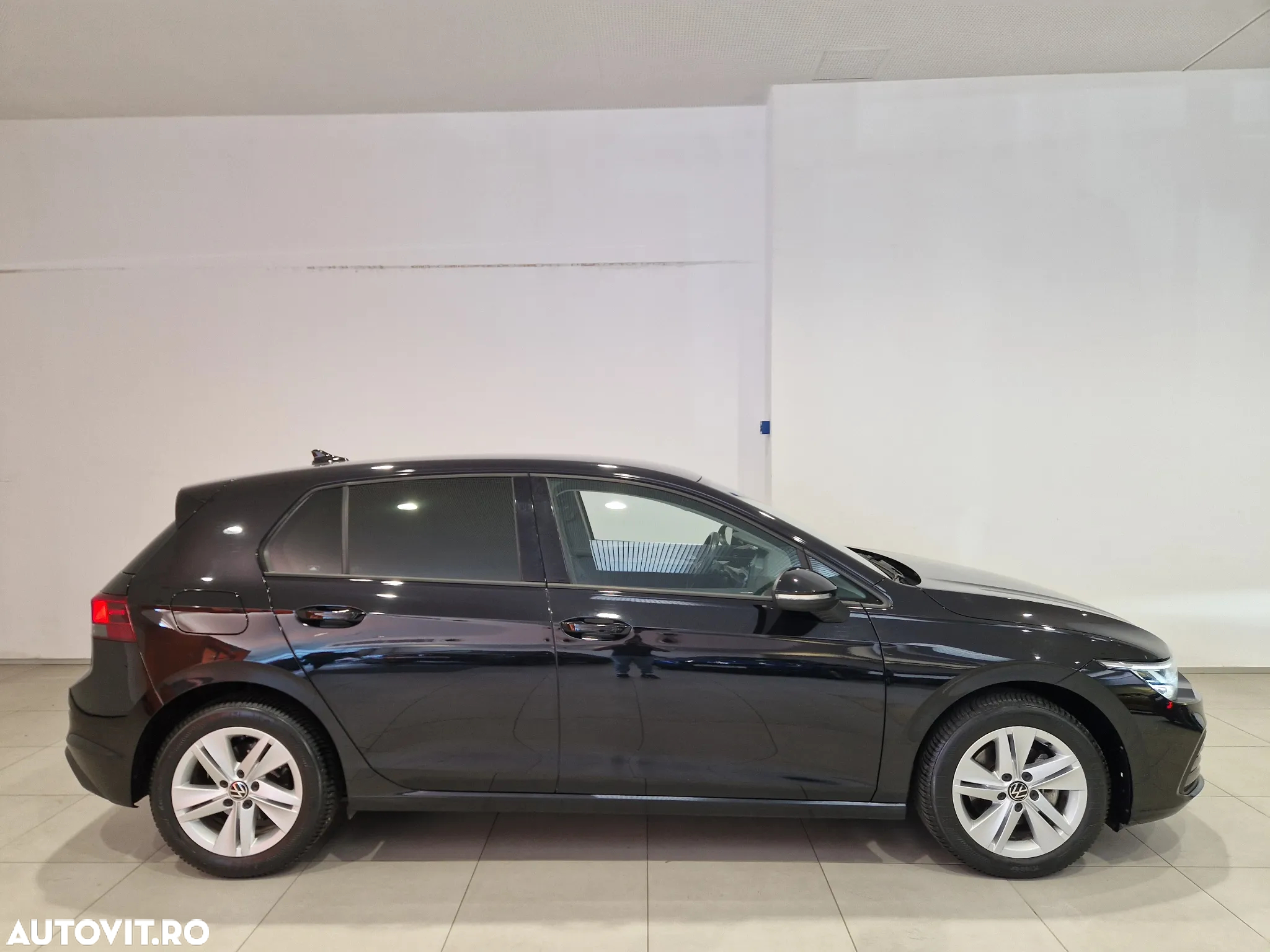 Volkswagen Golf 1.0 eTSI DSG MHEV Life - 6
