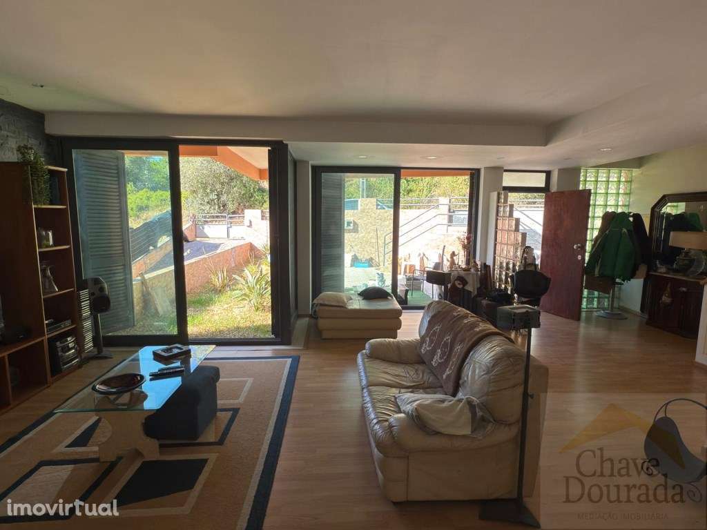 Moradia T3 com piscina, logradouro e terreno - Assafarge - Grande imagem: 5/28