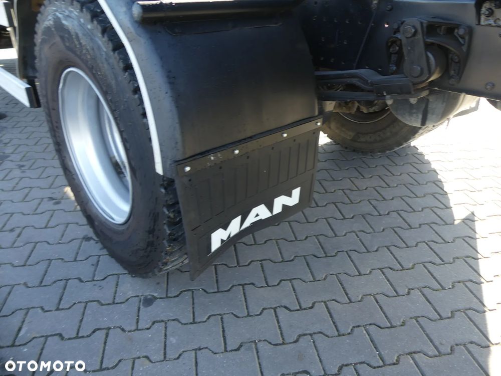 MAN TGM 18.240 / WYWROTKA + HDS / ŁYŻKA / DOKA / DŹWIG / - 18