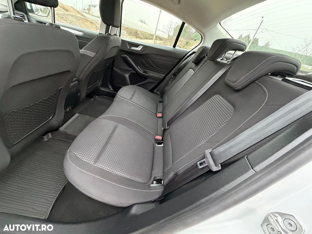 Ford Focus 1.0 EcoBoost MHEV Titanium - 12