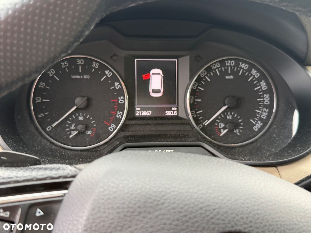 Skoda Octavia 2.0 TDI Elegance DSG - 5