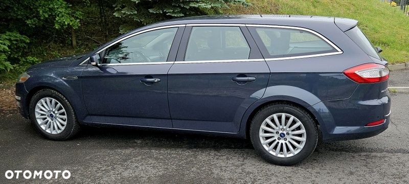 Ford Mondeo 2.0 Ghia - 12