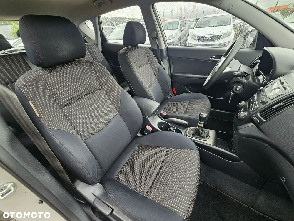 Hyundai i30 1.4 Classic + EU5 - 9