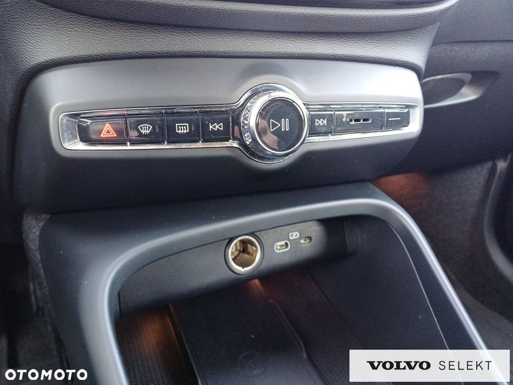 Volvo XC 40 - 22