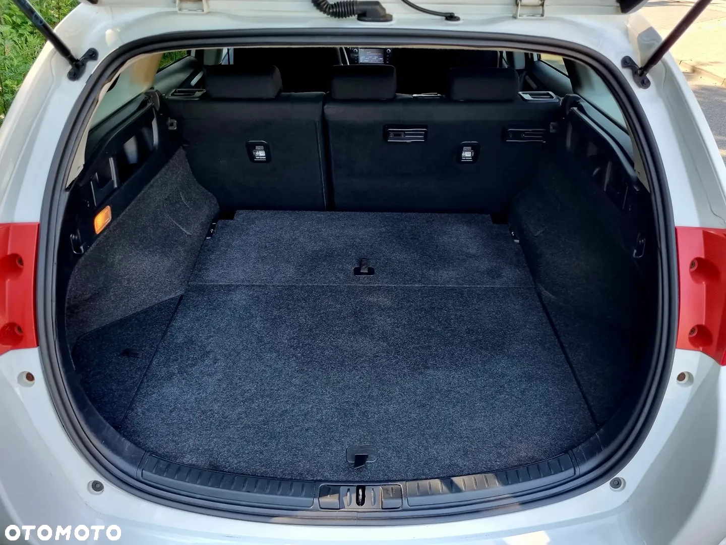 Toyota Auris Hybrid 135 Premium - 14