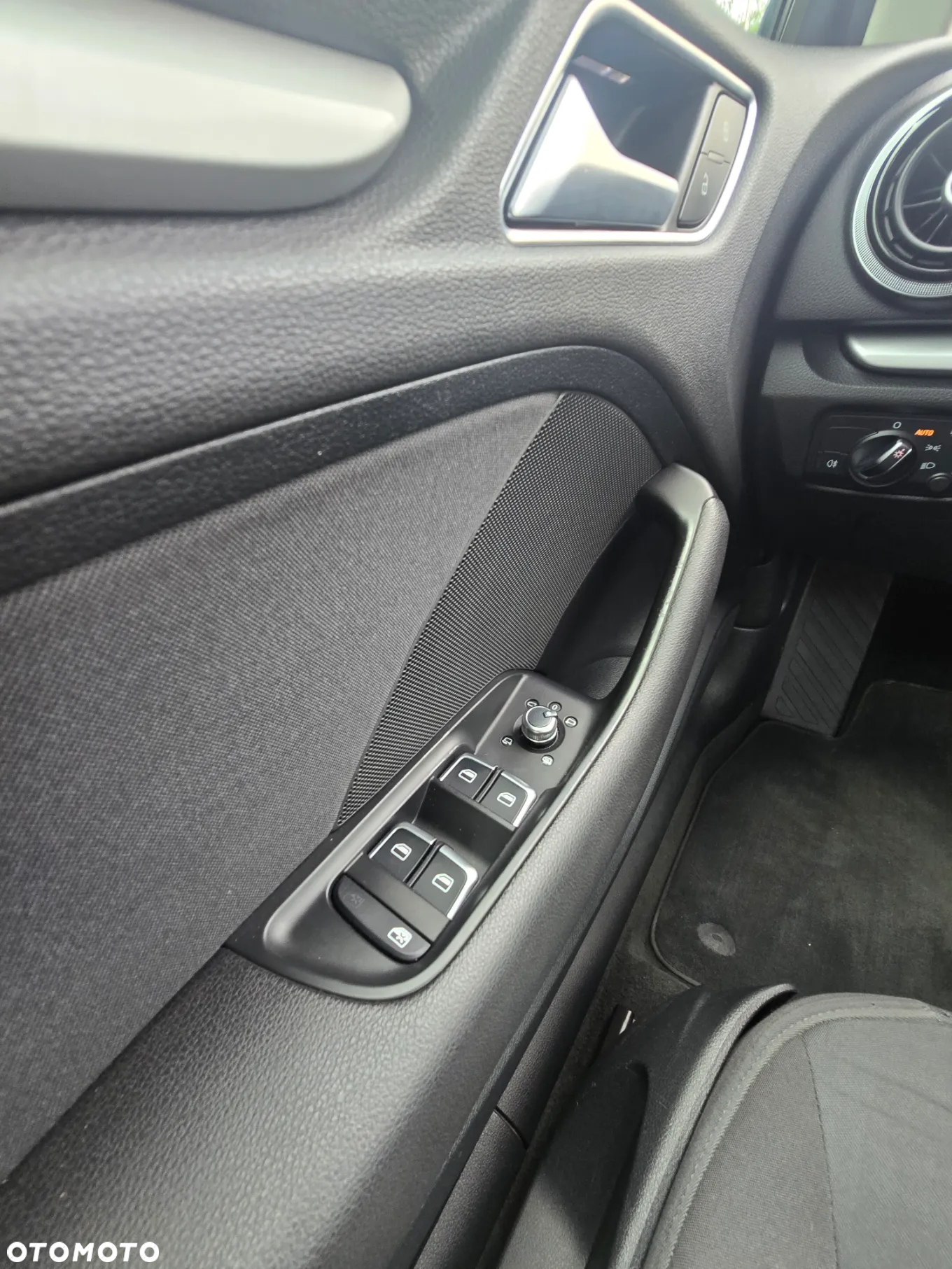Audi A3 1.6 TDI S tronic - 18