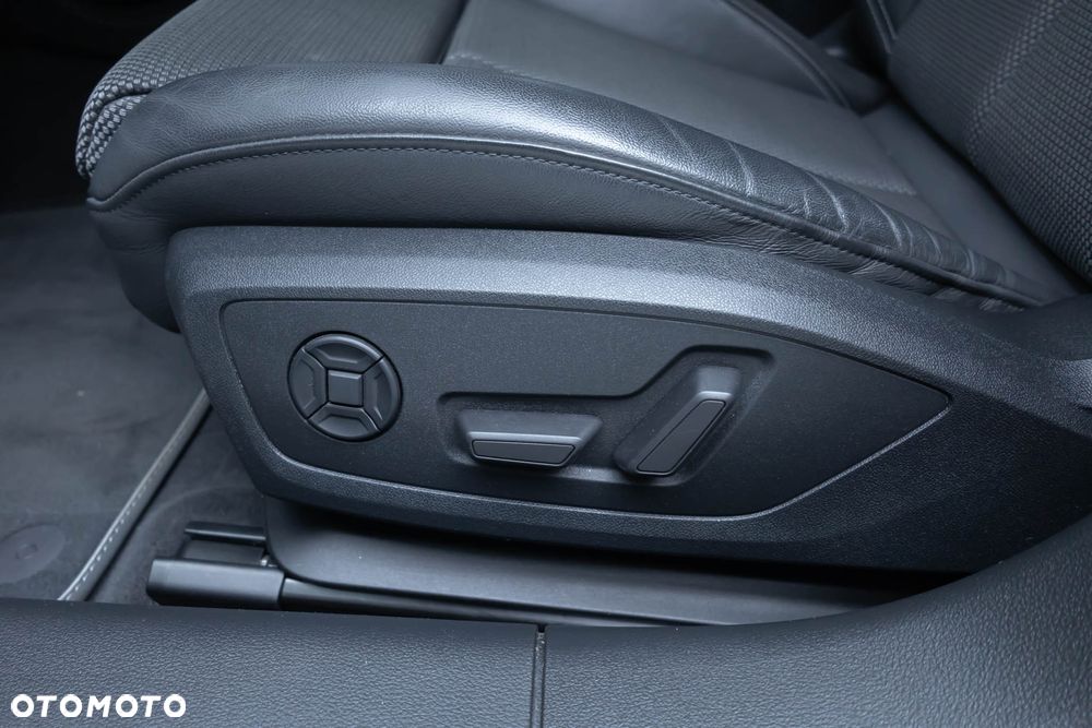 Audi A6 Avant 55 TFSI e quattro S tronic S line - 33