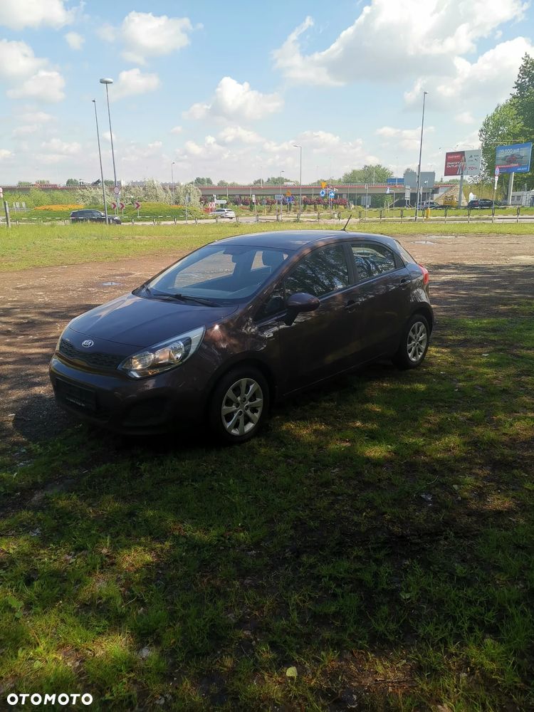 Kia Rio - 22