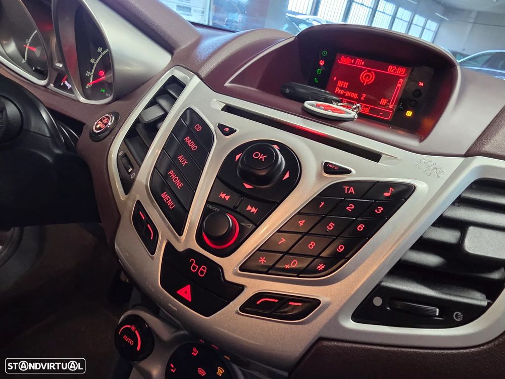 Ford Fiesta 1.6 TDCI Titanium - 15