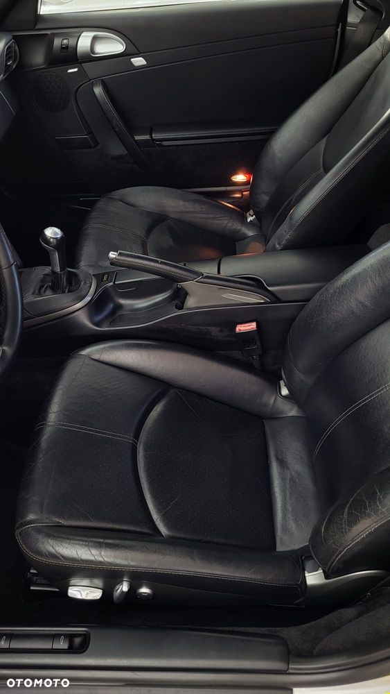 Porsche 911 Carrera 4 - 5