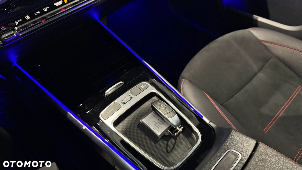 Mercedes-Benz GLB 200 AMG Line 7G-DCT - 29