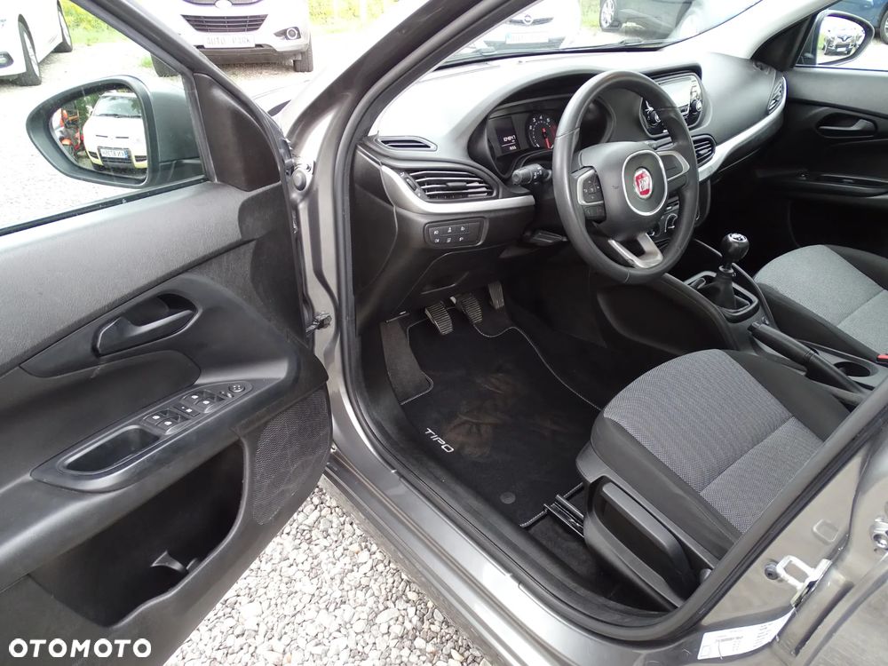 Fiat Tipo 1.4 16v Lounge EU6d - 20