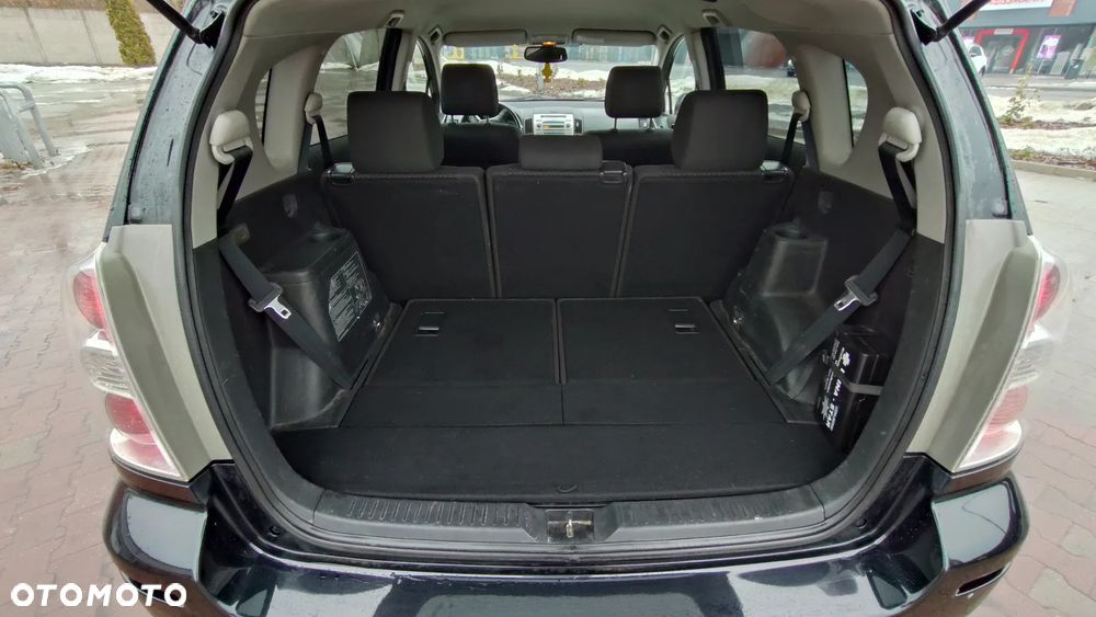 Toyota Corolla Verso - 6