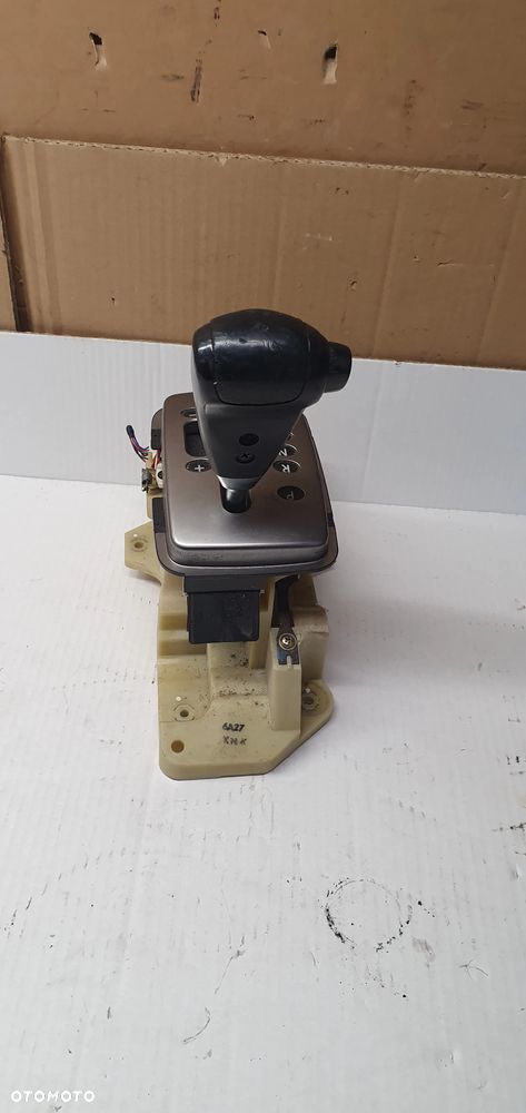 Wybierak lewarek biegów automat Kia Sorento I - 4