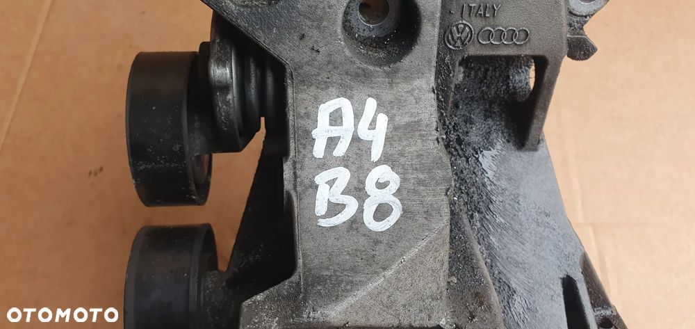 Podstawa łapa alternatora Audi A4 B8 2.0 TDI 03L903139H - 8