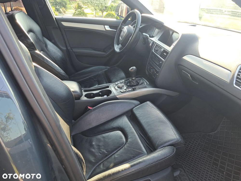 Audi A4 Limousine - 11