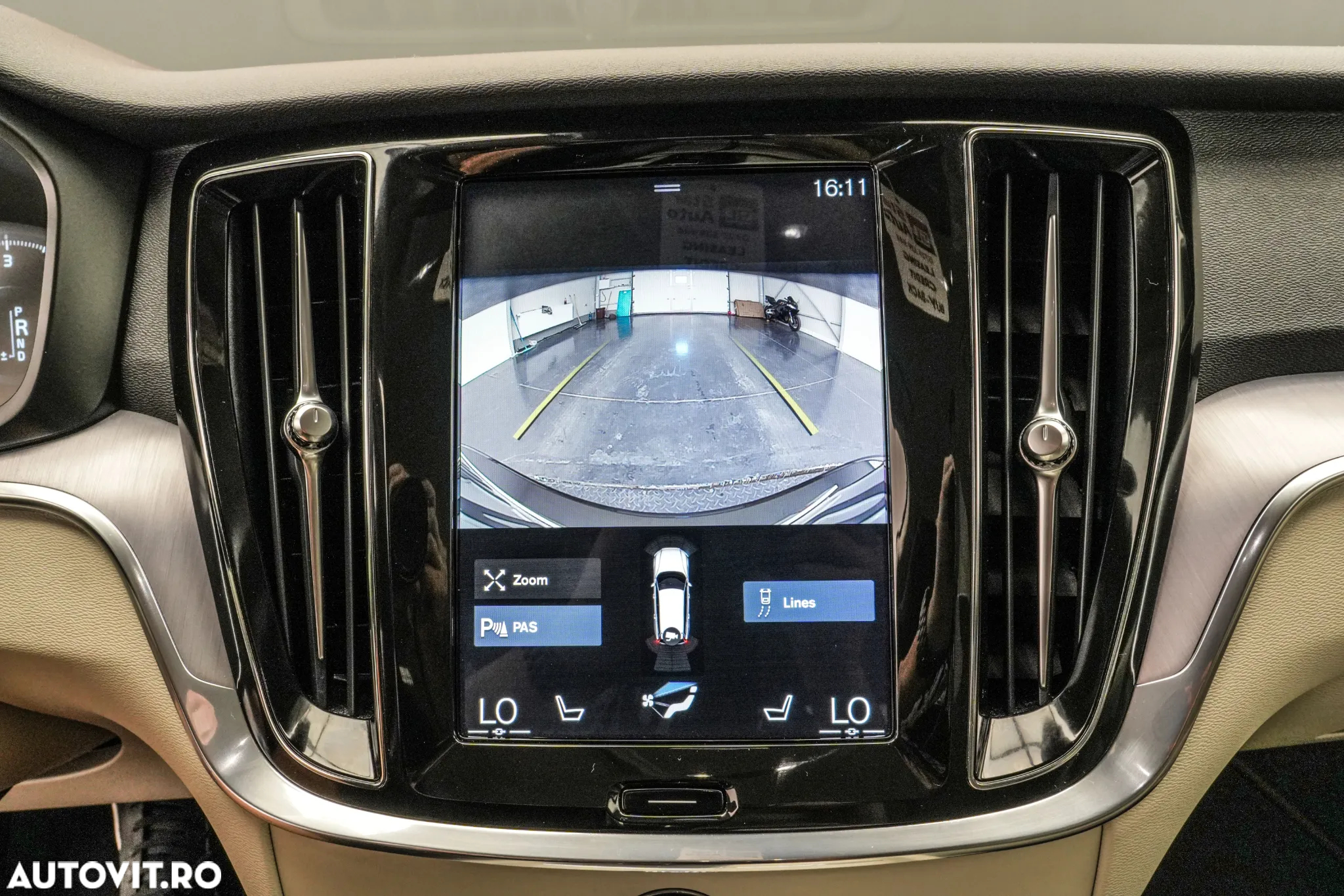 Volvo V60 D3 Momentum Pro - 17