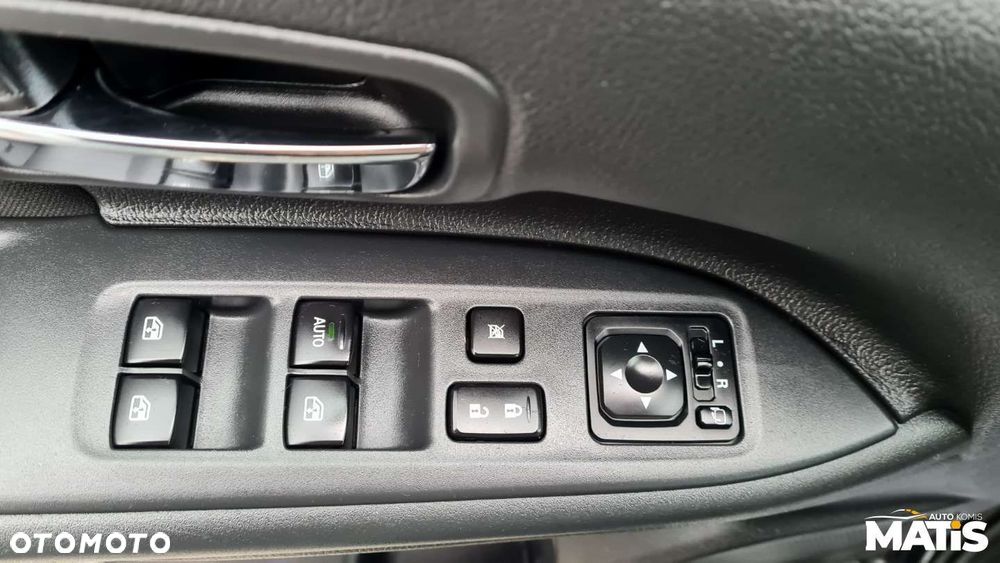 Mitsubishi Outlander - 24