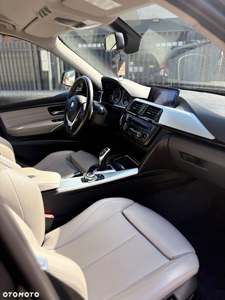 BMW Seria 3 328i Sport Line - 18