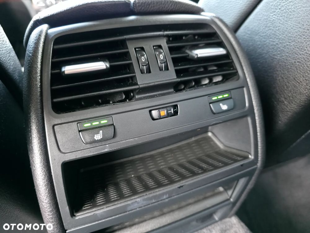 BMW Seria 7 740i - 38