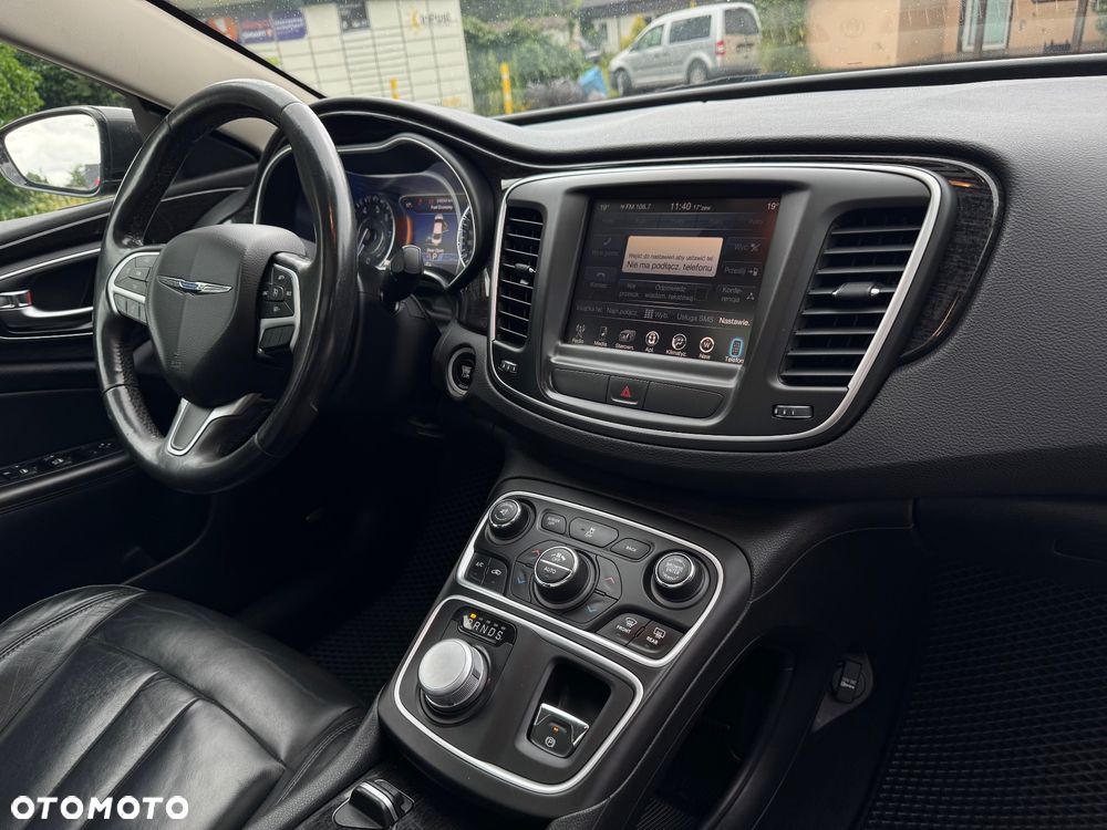 Chrysler 200 - 7