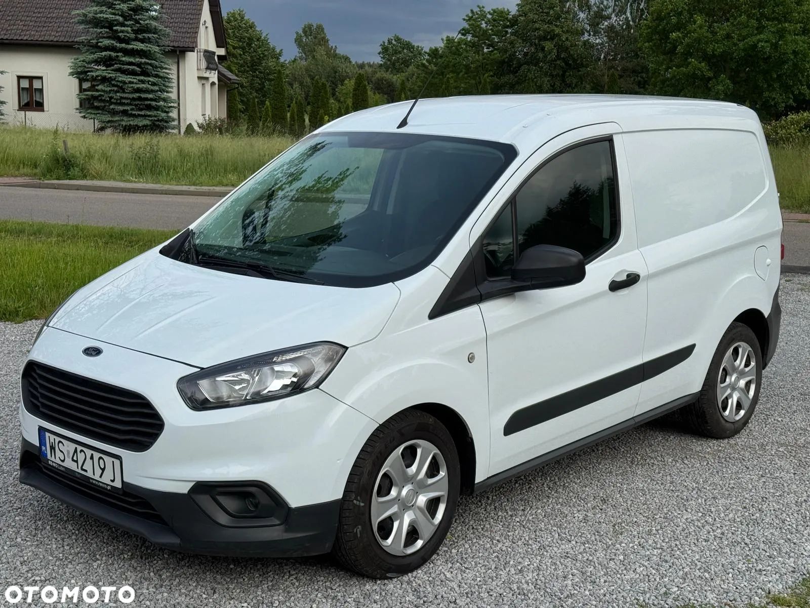 Ford Transit Courier - 1