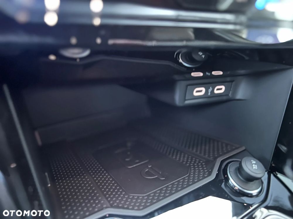 Volkswagen T-Roc 1.5 TSI R-Line Plus DSG - 13