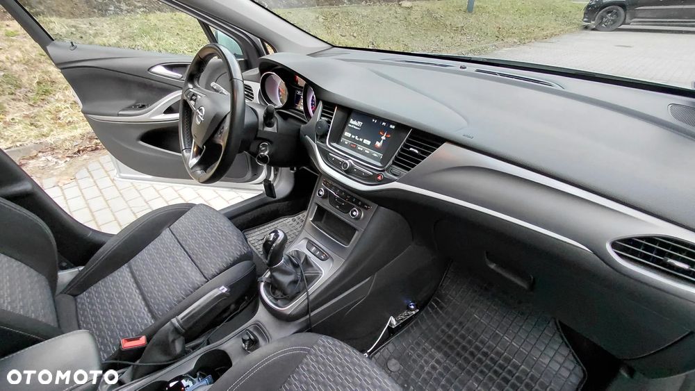 Opel Astra 1.6 CDTI Enjoy S&S - 9