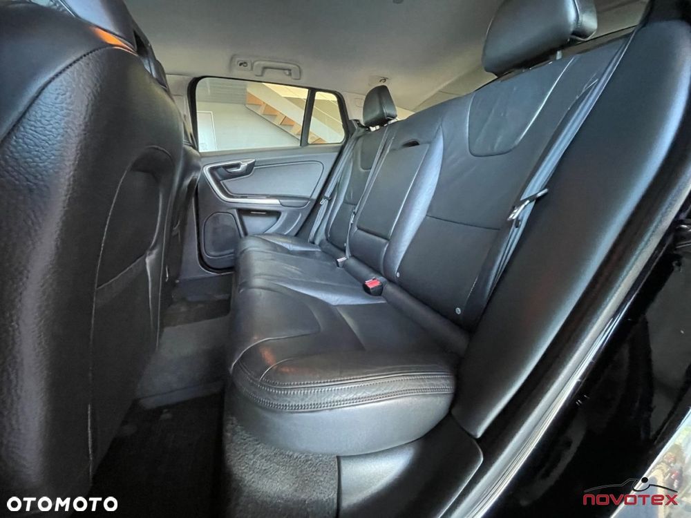 Volvo V60 D2 Summum - 19