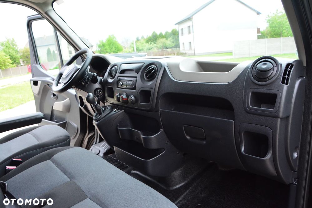 Nissan NV400 - 19