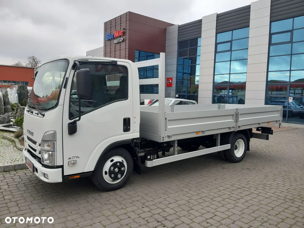 Isuzu M27