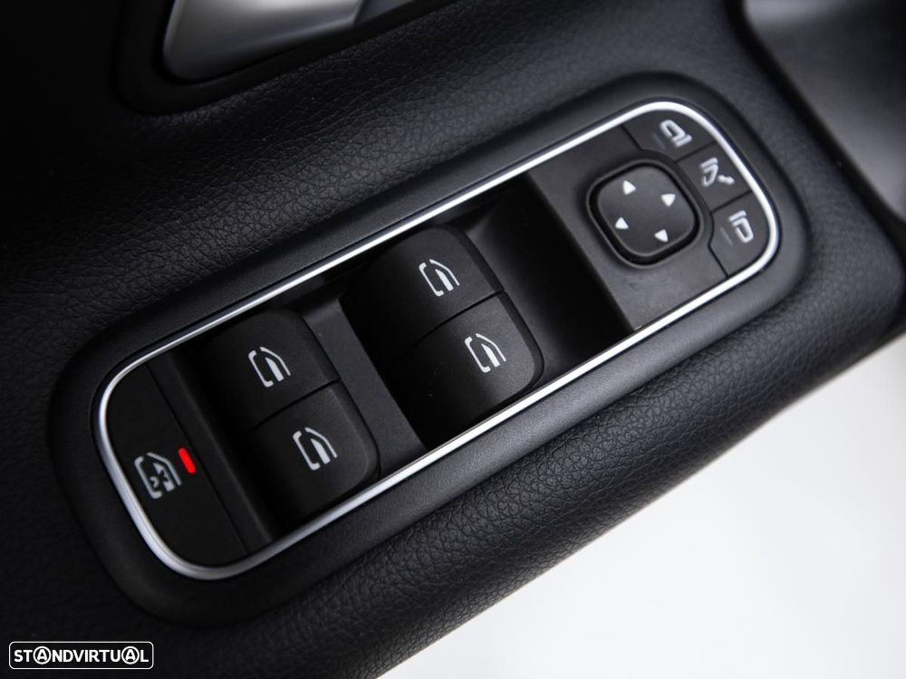 Mercedes-Benz CLA 250 e 8G-DCT - 16