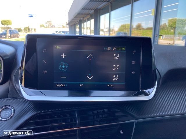 Peugeot e-208 Allure - 23