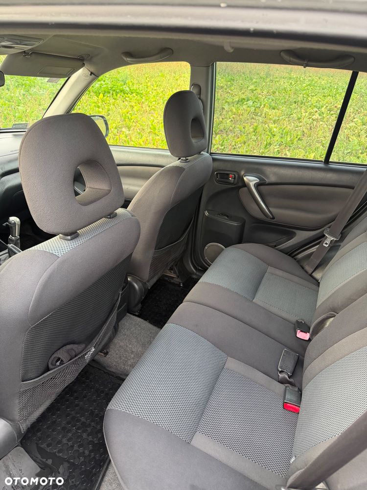 Toyota RAV4 2.0 D-4D 4x4 - 4