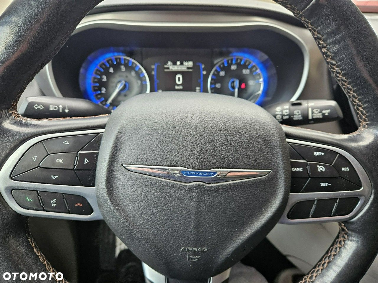 Chrysler Pacifica - 8