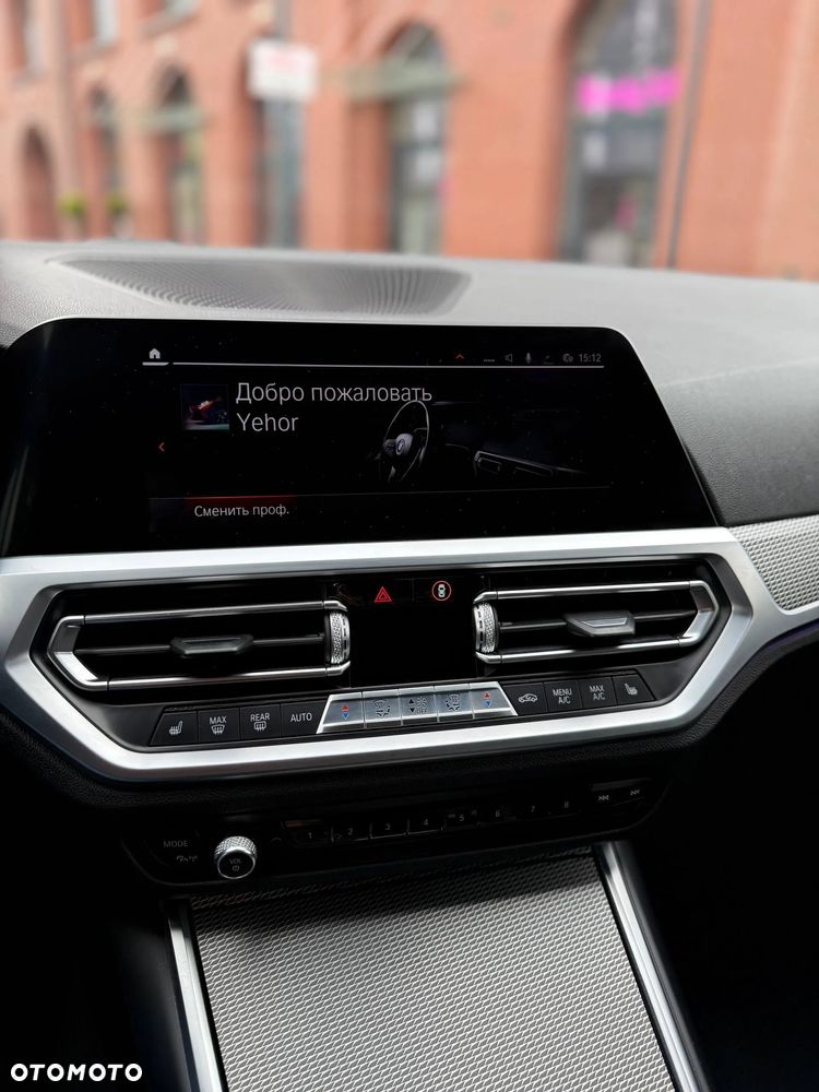 BMW Seria 3 330i M Sport sport - 12