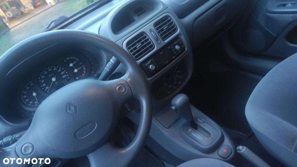 Renault Clio - 12