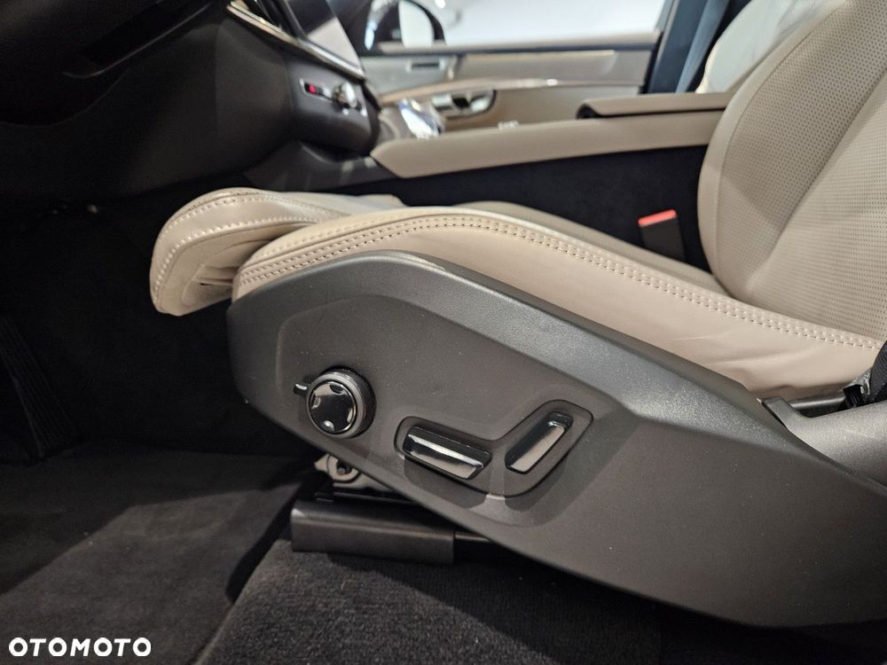 Volvo XC 90 - 24