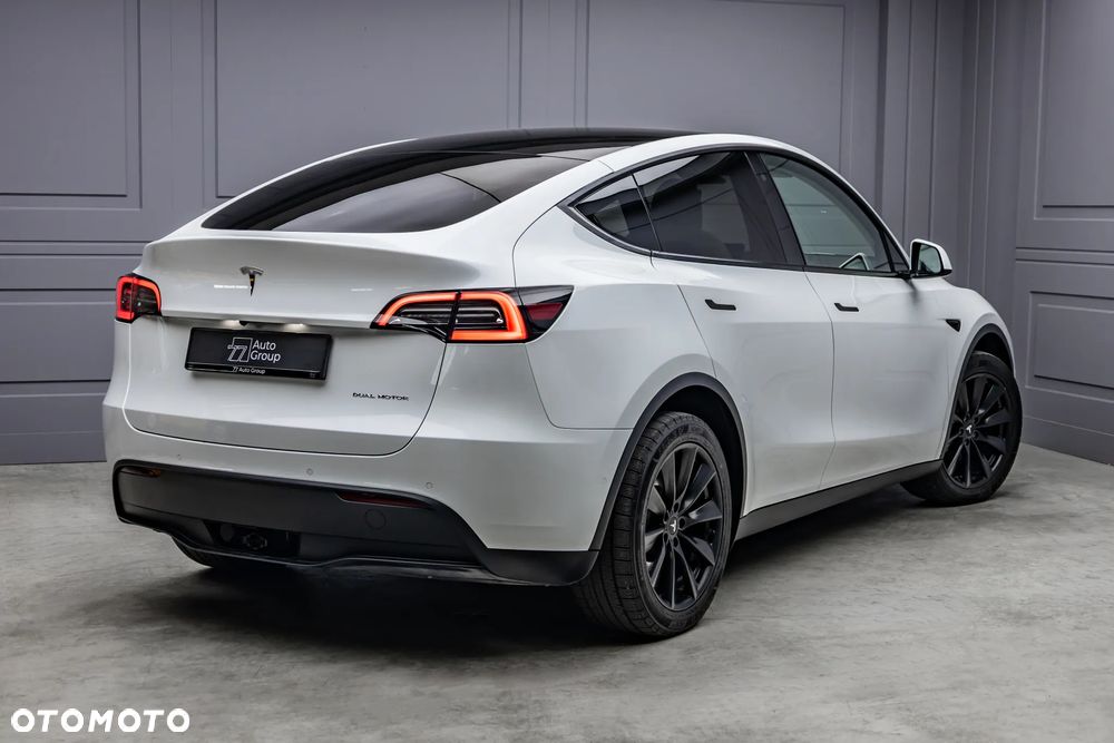 Tesla Model Y - 3