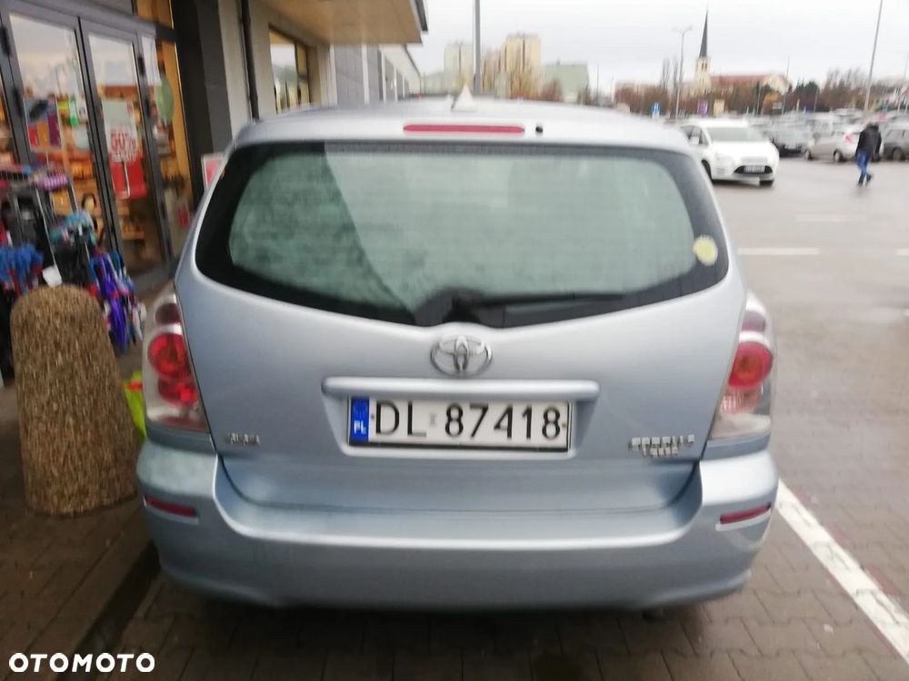 Toyota Corolla Verso 1.8 CE - 5