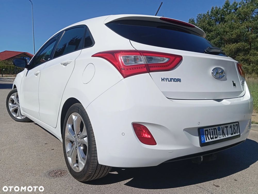 Hyundai i30 blue 1.6 CRDi YES Gold - 3