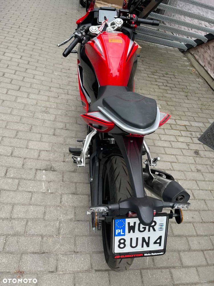 QJMOTOR SRK 125R - 3