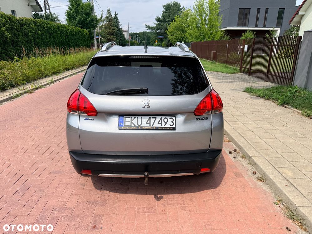 Peugeot 2008 1.2 Pure Tech Allure S&S - 12