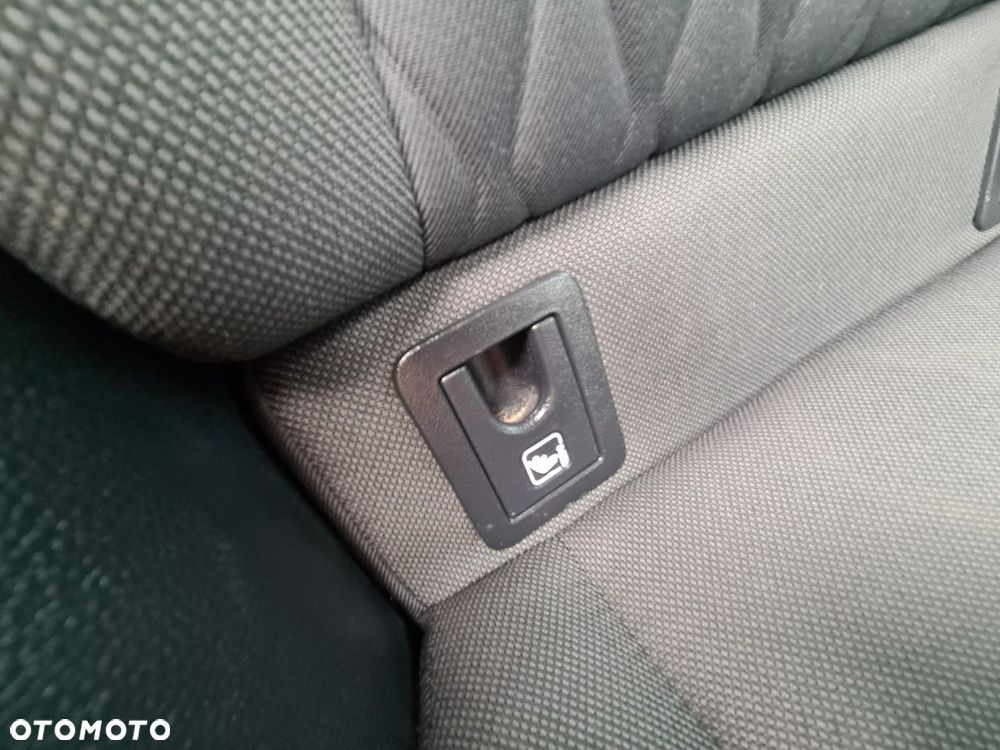 Toyota Corolla 1.8 Hybrid Comfort - 32