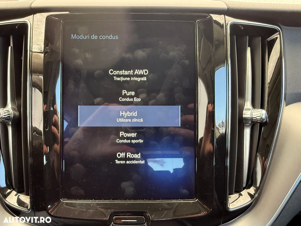 Volvo XC 60 T8 Twin Engine AWD Geartronic Momentum - 31