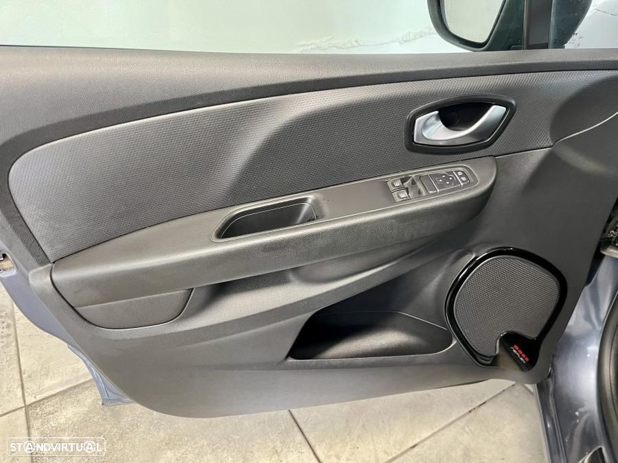 Renault Clio Sport Tourer 0.9 TCe Limited Edition - 17