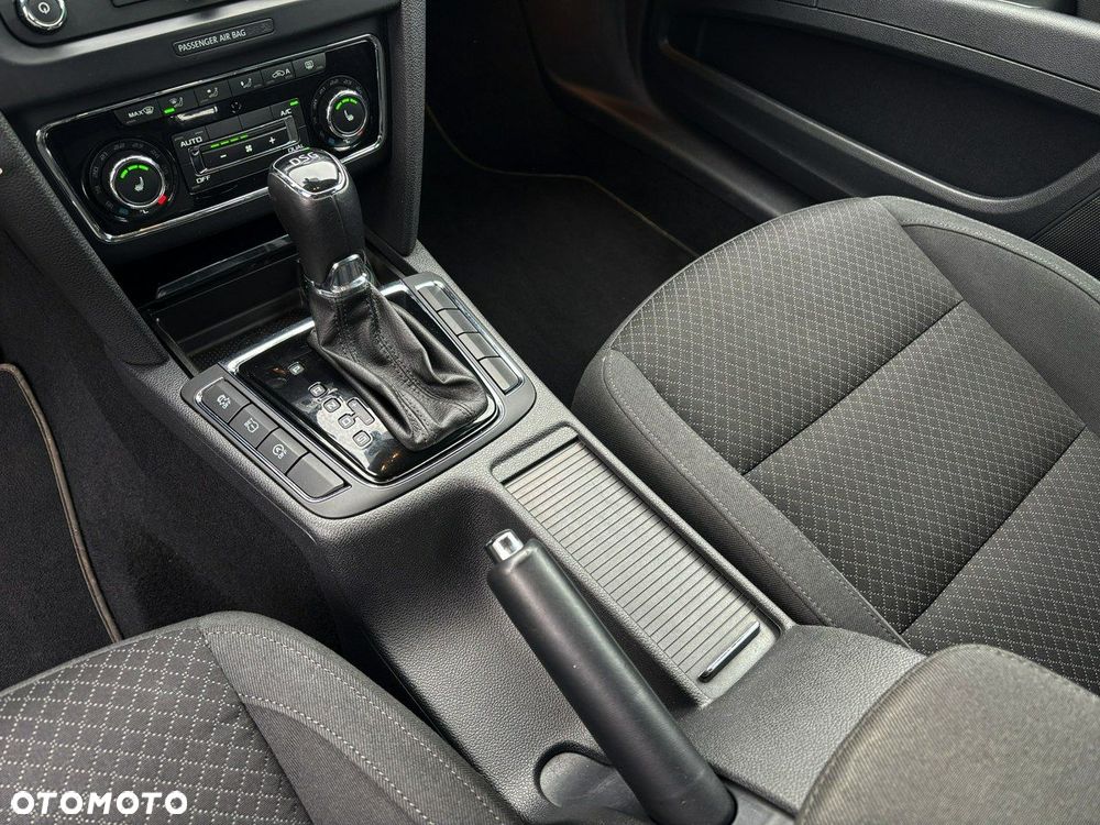 Skoda Superb 2.0 TDI DSG Exclusive - 17