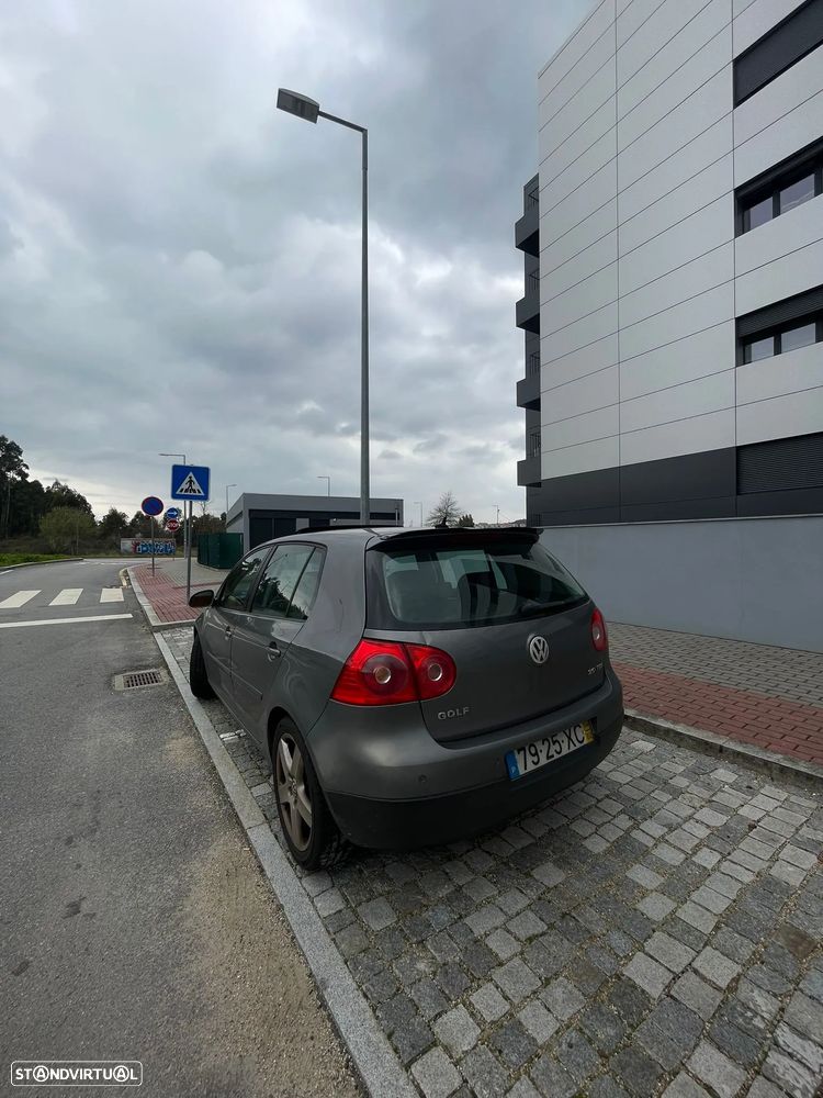 VW Golf 2.0 TDi Confortline - 2